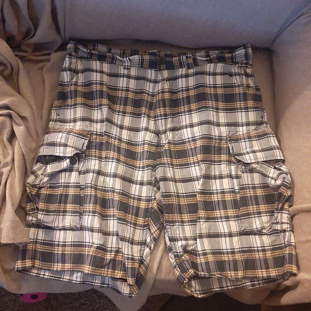 Men's size 36 Polo Ralph Lauren cargo shorts